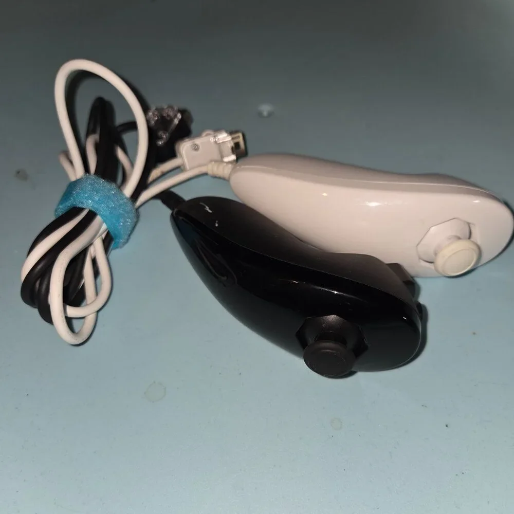 Classic Wii system with Balance Board [see description for parts available]